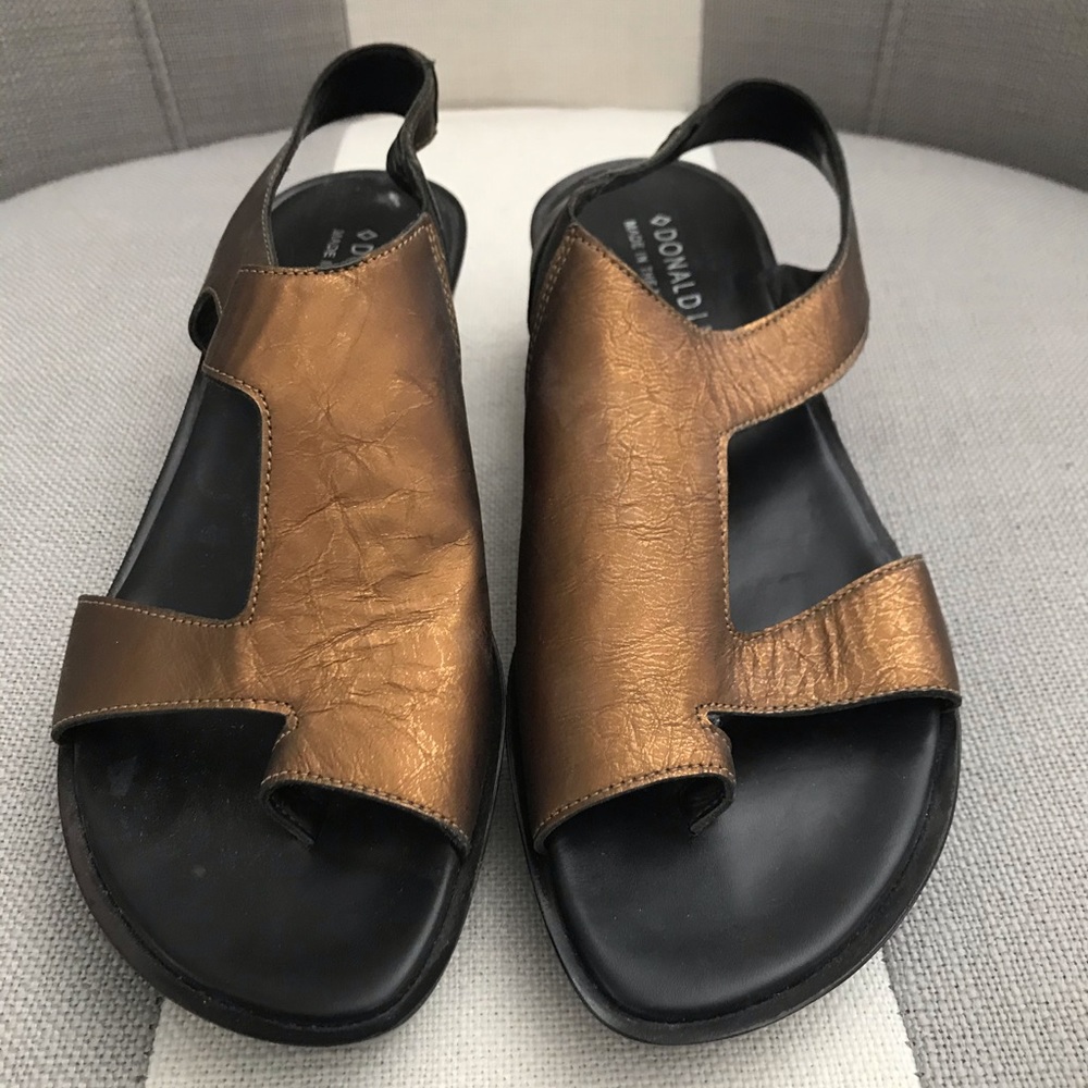 Donald J Pliner Size Bronze/Black Sandals - Picture 3 of 8